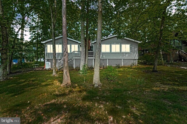 Building Photo - 137 Eagle Ct