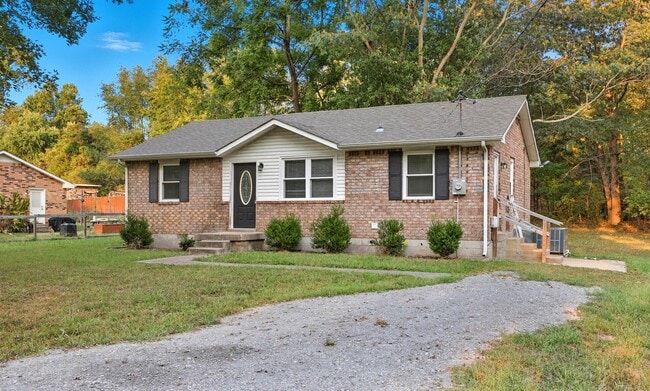 Building Photo - 1040 Britton Springs Rd