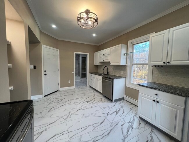 Building Photo - 380 Wilson Rd