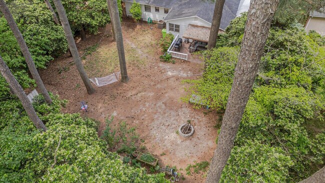 Building Photo - 409 Northclift Dr