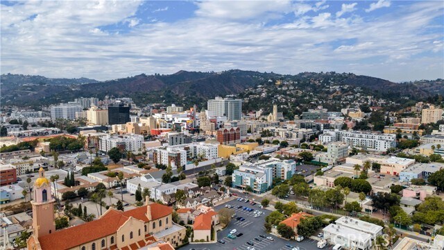 Building Photo - 1351 Seward St