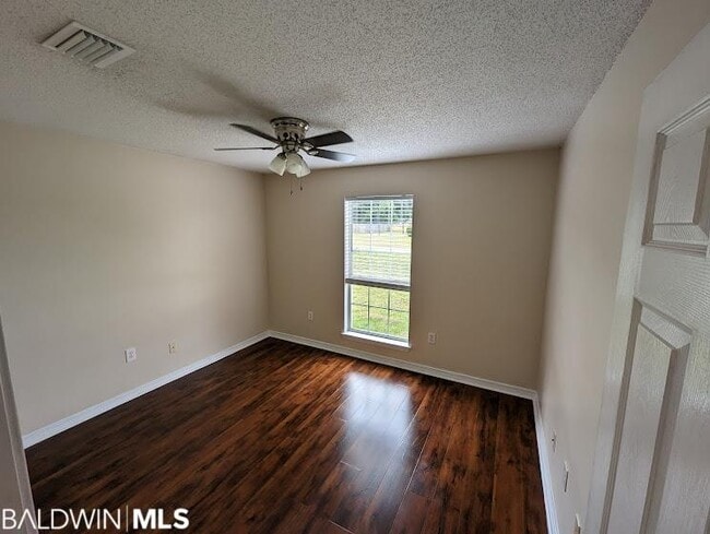 Building Photo - 12971 Labradors Run