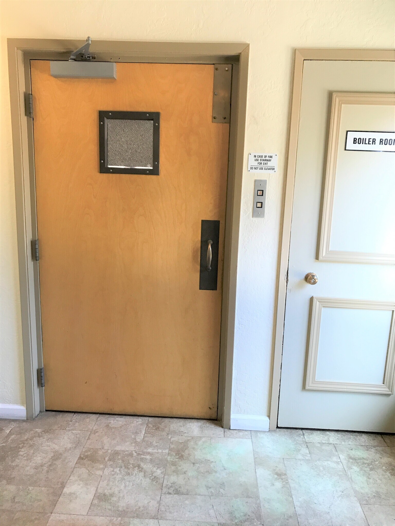 elevator - 3050 Los Prados St