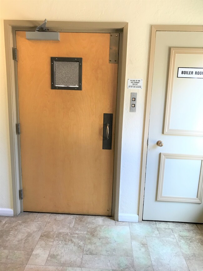 elevator - 3050 Los Prados St