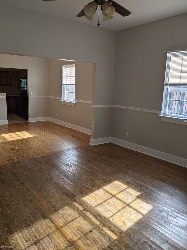 Building Photo - 3 br, 2 bath House - 1021 West Victory Drive