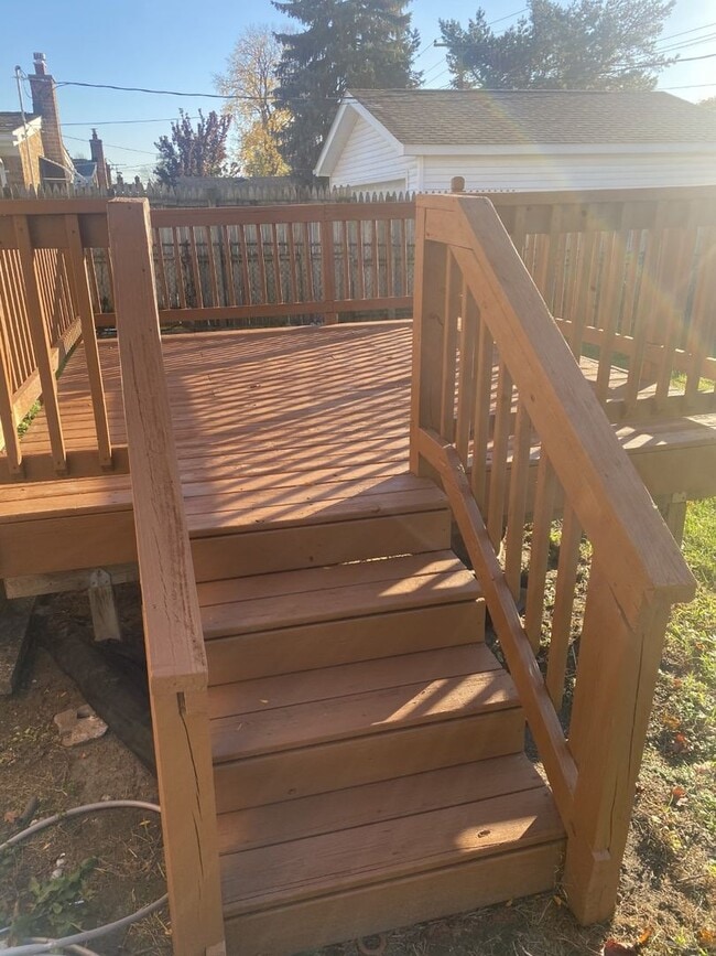 Building Photo - Cute with open floor plan, 3 bedroom, 1 bath Ranch with basement, freshly painted