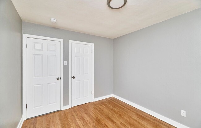 Building Photo - 7361 Melrose Ave