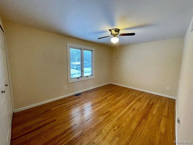 Building Photo - 4886 Hubbard