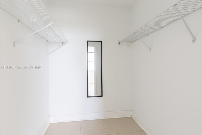 Building Photo - 401 69th St