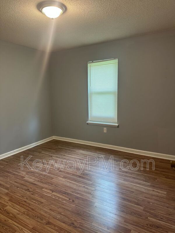 Building Photo - 2104 Trotters Way