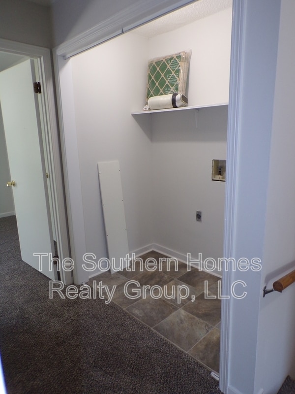 Building Photo - 600 Tellico Ave