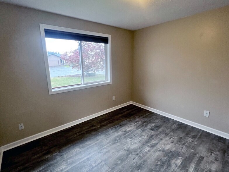 Building Photo - 15807 NE 86th Cir