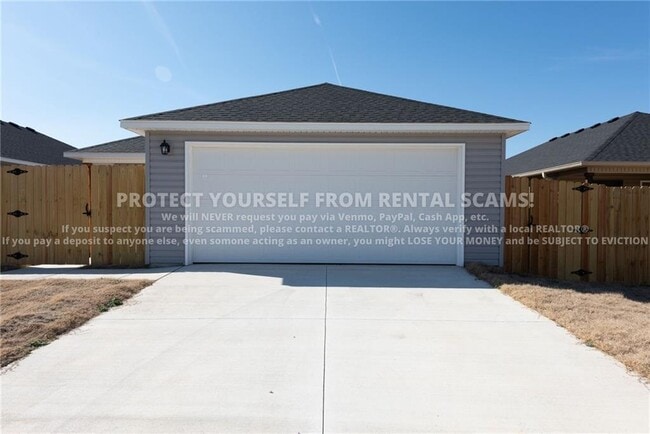 Building Photo - 2590 S Ouachita Dr