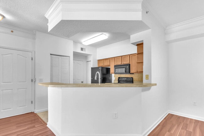 Building Photo - 3110 Myrtlewood Cir E