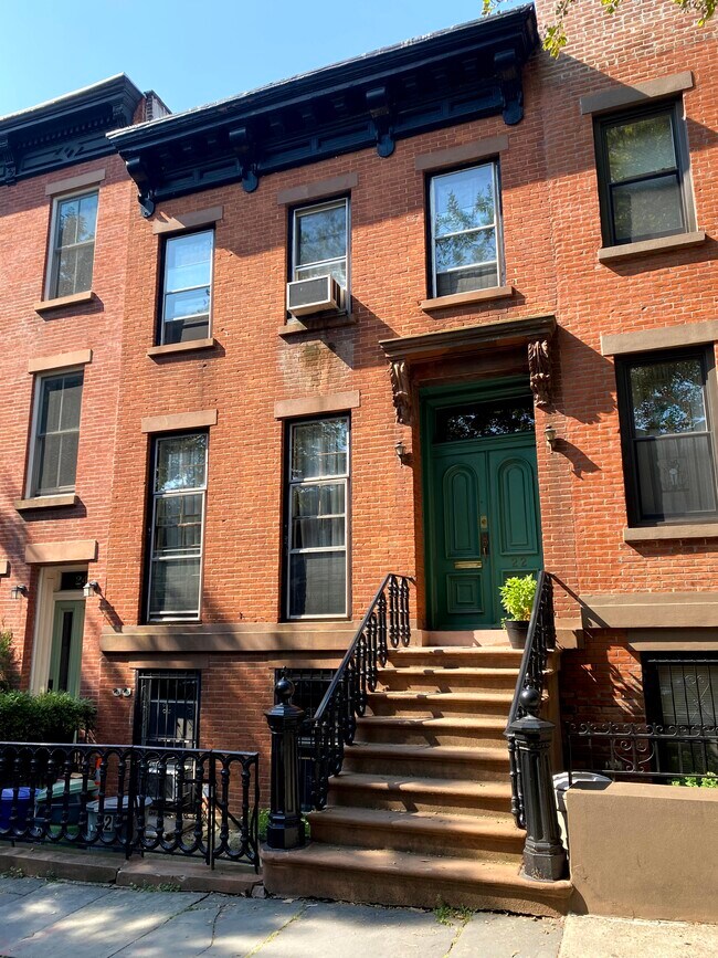 Primary Photo - 22 1st St