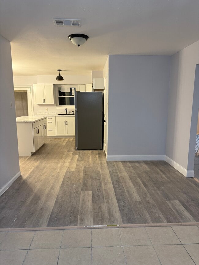 Building Photo - 4661 Dale St