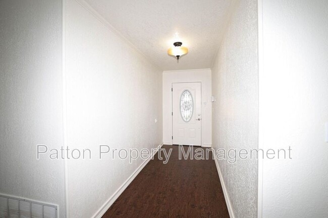Building Photo - 7902 Gerald Dr