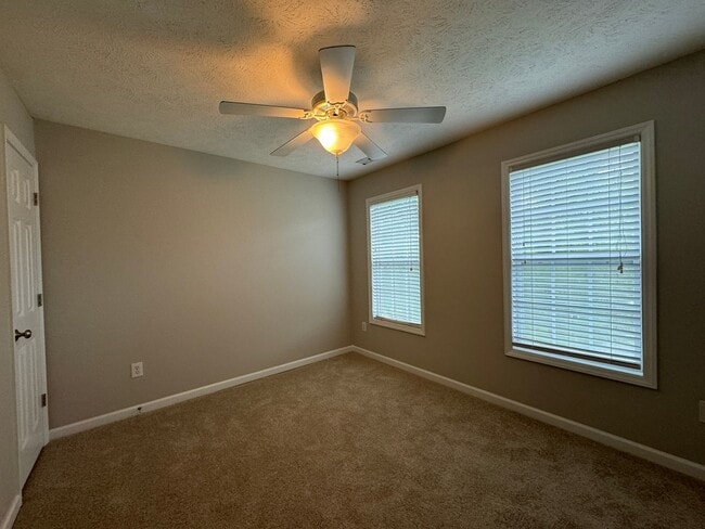 Building Photo - Spacious 4 Bed 2.5 Bath Home in Carolina Lakes