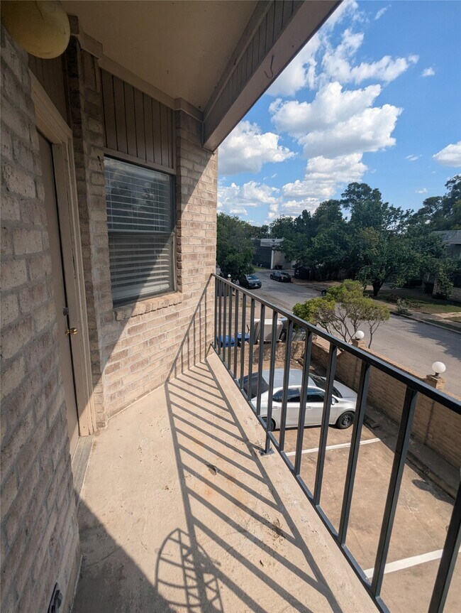 Building Photo - 3316 Guadalupe St