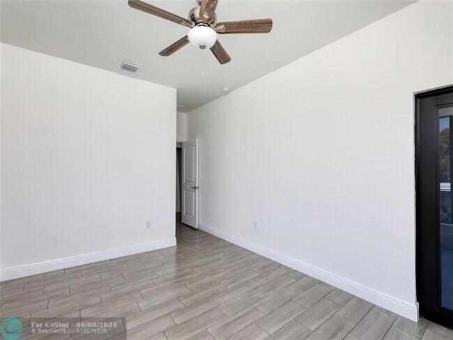 Building Photo - 116 NW 41st St