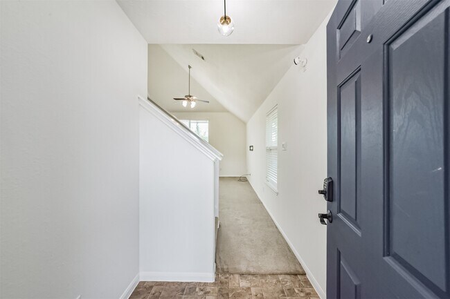Building Photo - 9334 Valley Tree Ln