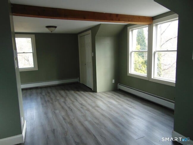 Building Photo - 446 Fall Mountain Rd