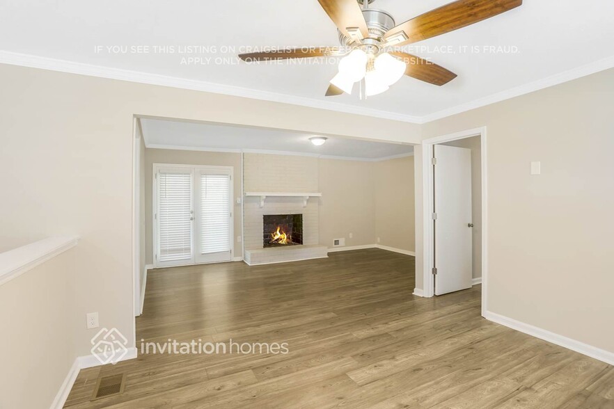 Building Photo - 2865 Castle Dr SW