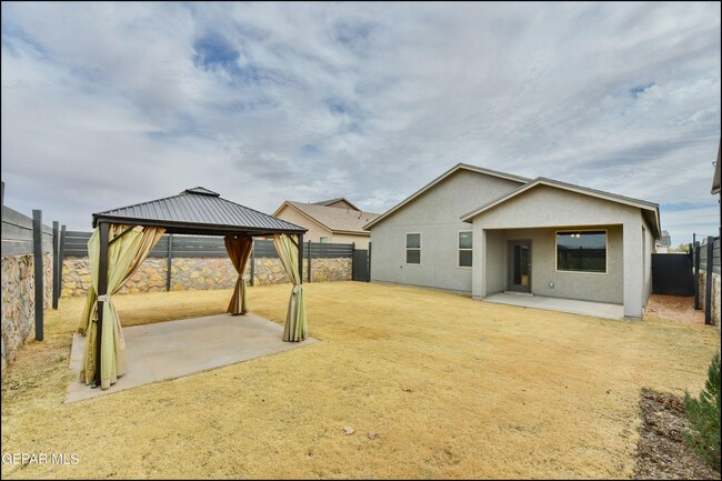 Building Photo - 3961 Desert Bluff Dr