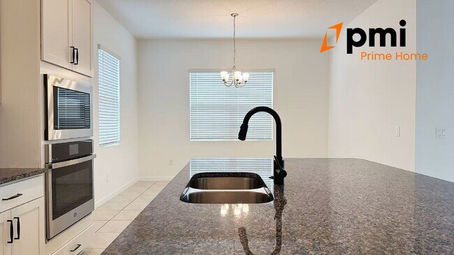 Building Photo - Spacious 3 Bedroom Home in Clermont, FL
