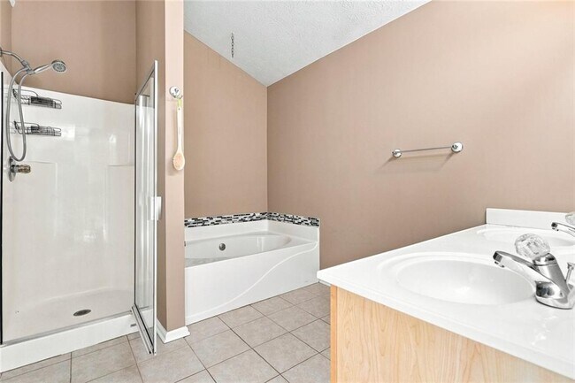 Building Photo - 3063 Kentmere Dr