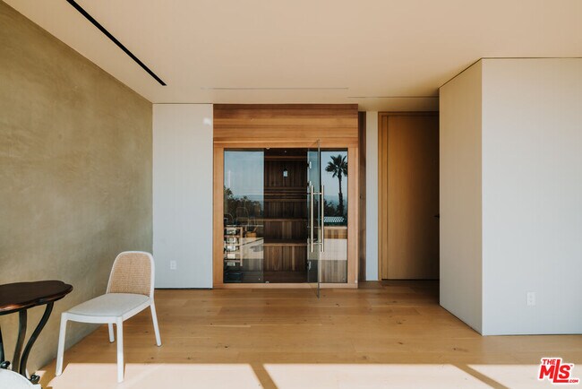 Building Photo - 8368 Hollywood Blvd