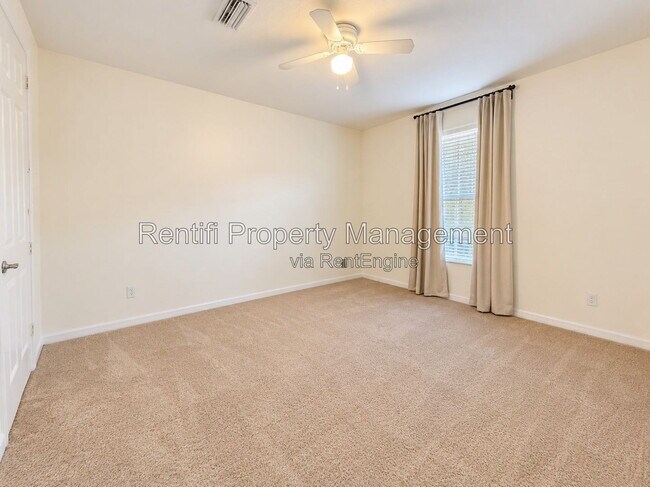 Building Photo - 304 Harry Ave N