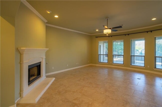 Building Photo - 307 Elderberry Rd