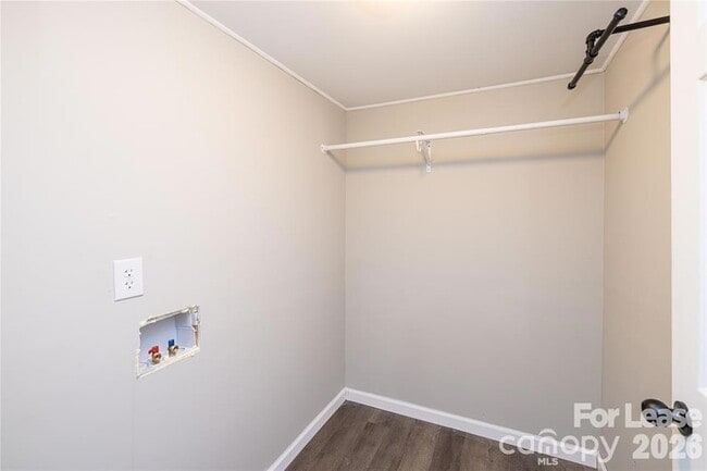 Building Photo - 629 Colston St