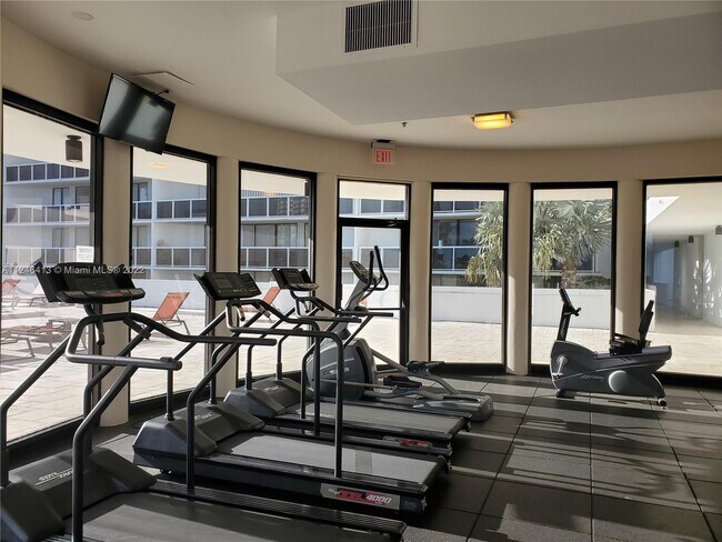 Building Photo - 20515 E Country Club Dr  841 Aventura Fl 3...