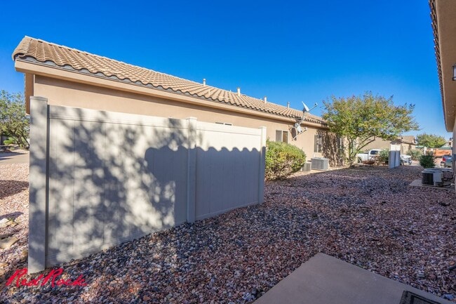 Building Photo - 484 N 2480 W