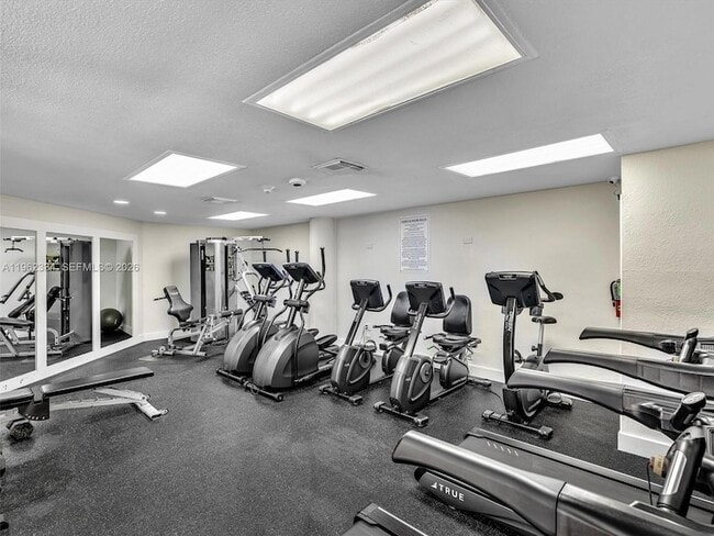 Building Photo - 101 Crandon Blvd