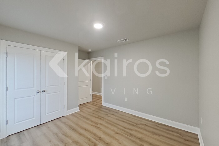 Building Photo - 13796 Pinyon Dr