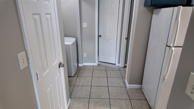 Building Photo - 3032 La Estancia Ln