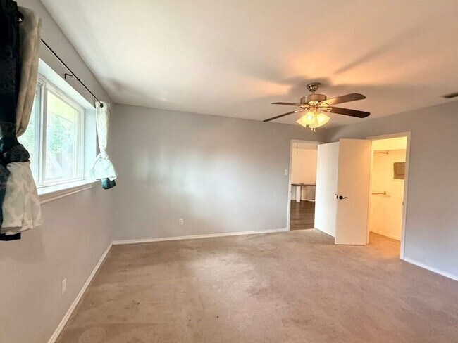 Building Photo - 1805 Bristol Cove