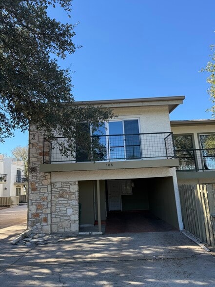 Building Photo - 1008 Clayton Nolen Dr