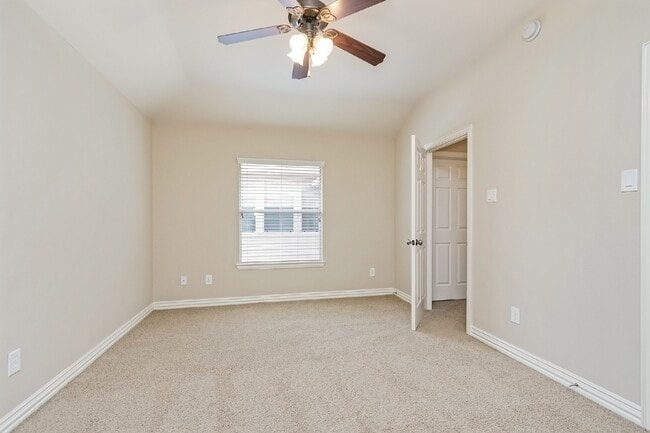 Building Photo - 39 Medley Ln