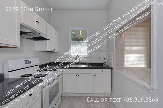 Building Photo - 2229 10th St