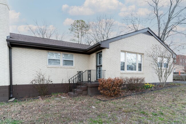 Building Photo - 118 Stewarts Ferry Pike