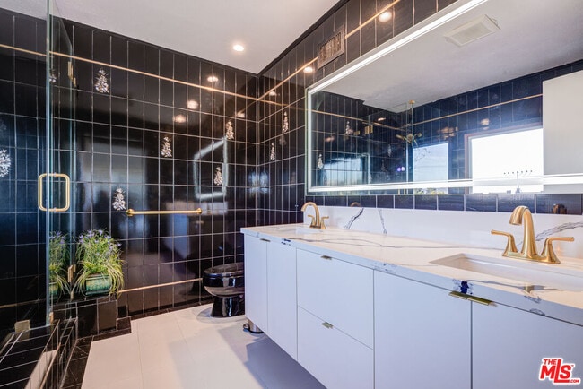 Building Photo - 4520 Gable Dr