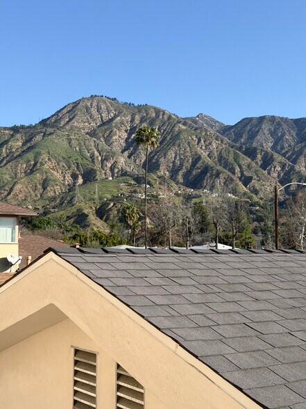 View - 1513 N Altadena Dr