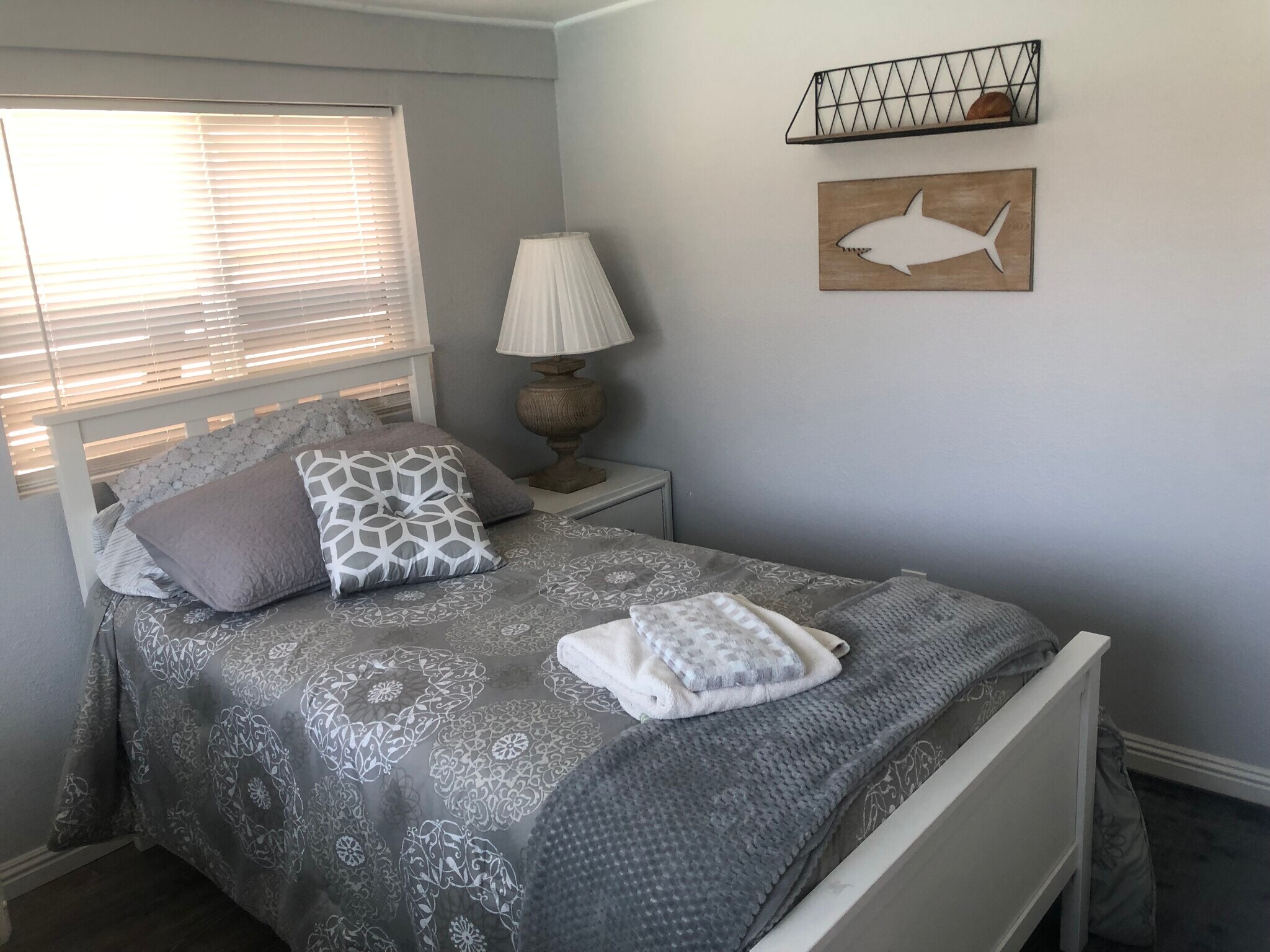 Building Photo - 9310 Dempster Dr