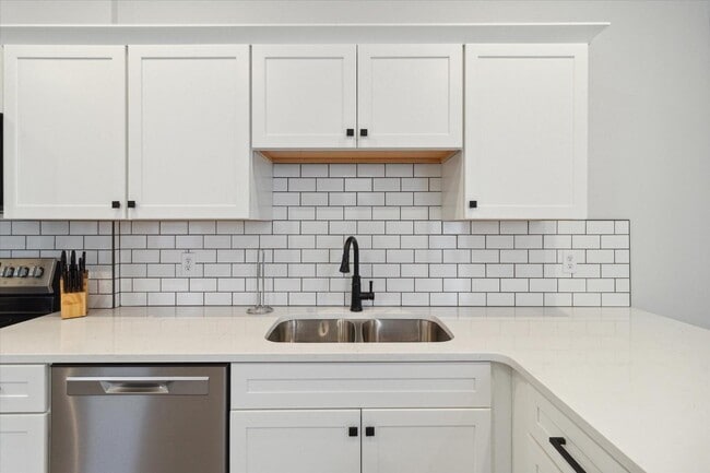 Building Photo - 1164 Terrace St