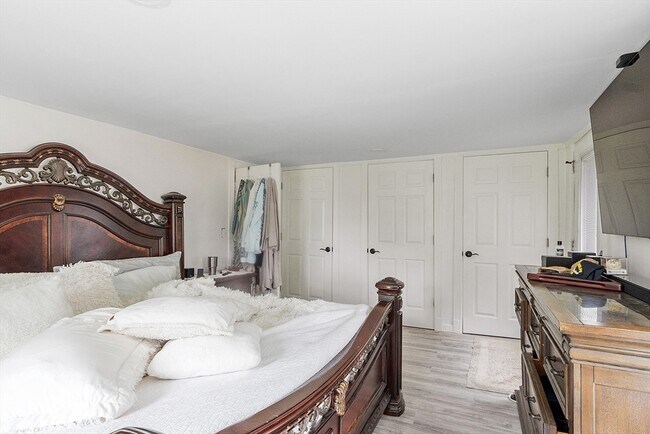 Building Photo - 199 Center Depot Rd