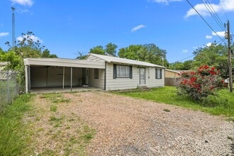 Building Photo - QUAINT 2 Bed, 1 Bath Home in Blue Ridge!!